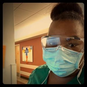 Meet your Posher, Ebonee